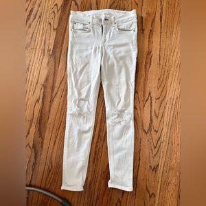 Rag & Bone white distressed skinny jeans. Size 27